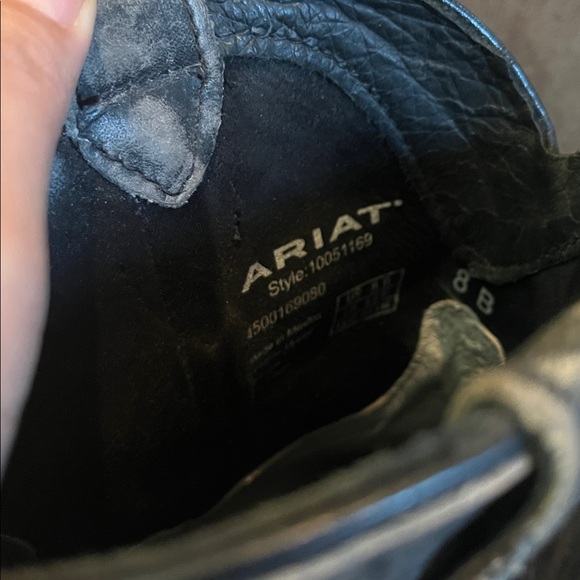 Ariat Black Leather cowgirl boots. Women’s 8 - Picture 6 of 8